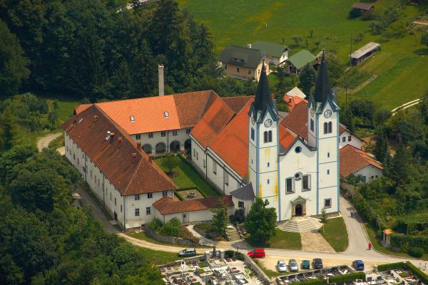 Frančiškanski samostan s cerkvijo Marija Nazaret